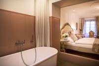 29. Spa Beerland Chateaux Prague - Superior room - Brahe bathroom
