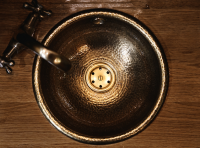 6. Beer Spa Beerland Marienbad - Brass bathroom detail