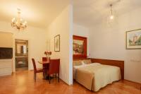 33. Golden_Lamb_Premium_SUIT_41